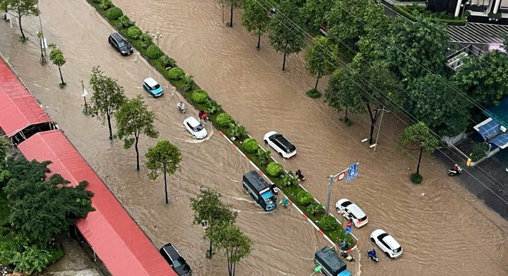 Phố Tố Hữu thành "con sông dài"